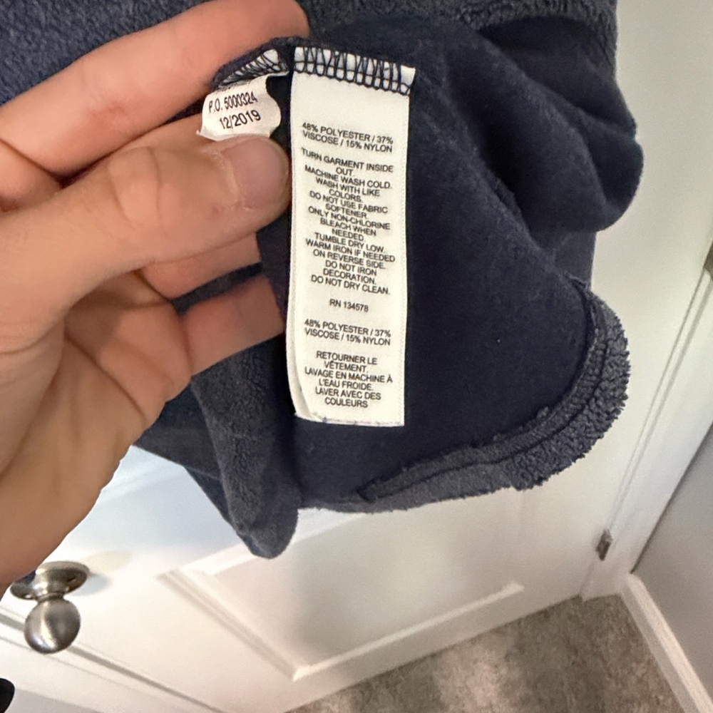 Vineyard Vines Men's Navy Sherpa-lined Quarter-Zip - Picture 6 of 6